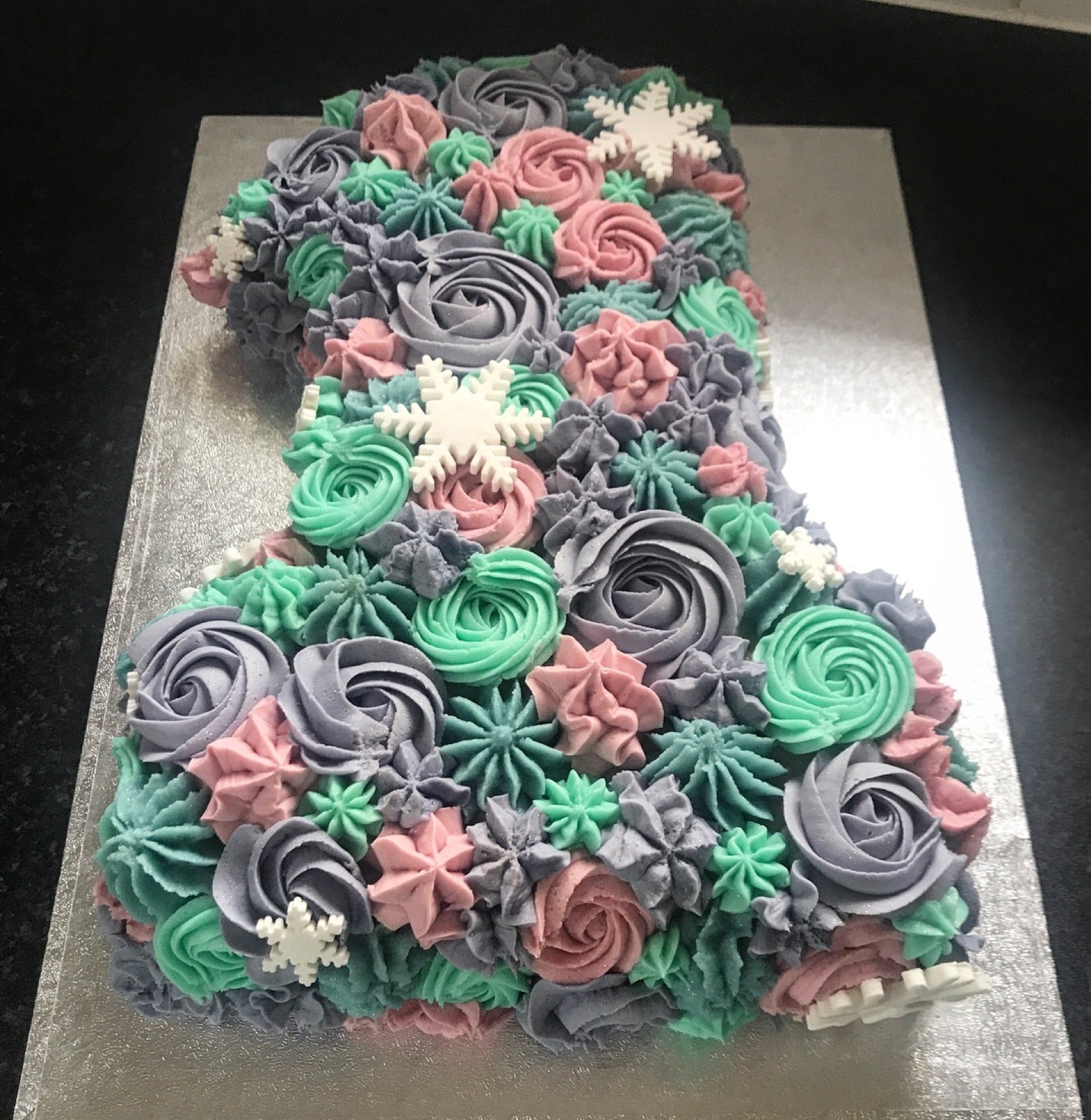 Decorated cupcake box by Dimple Boy Cupcakes