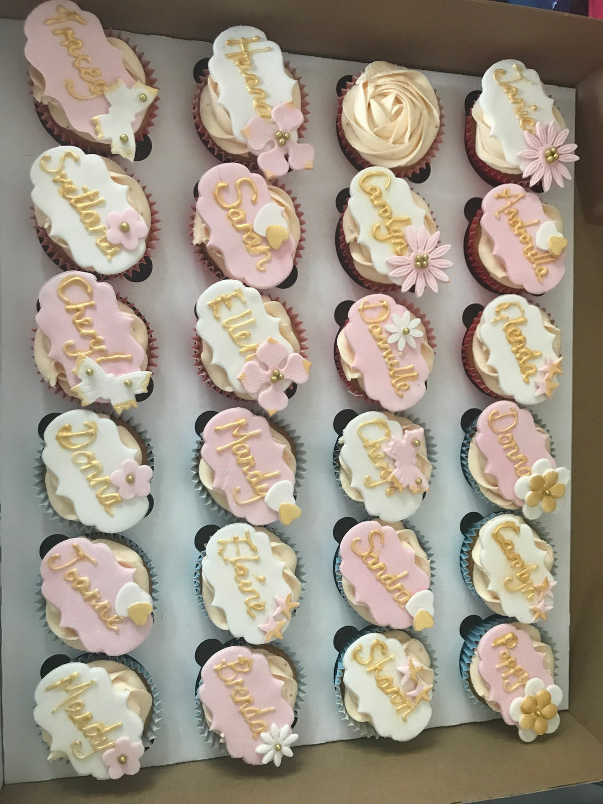 Sweet gift box and cupcake order inspiration