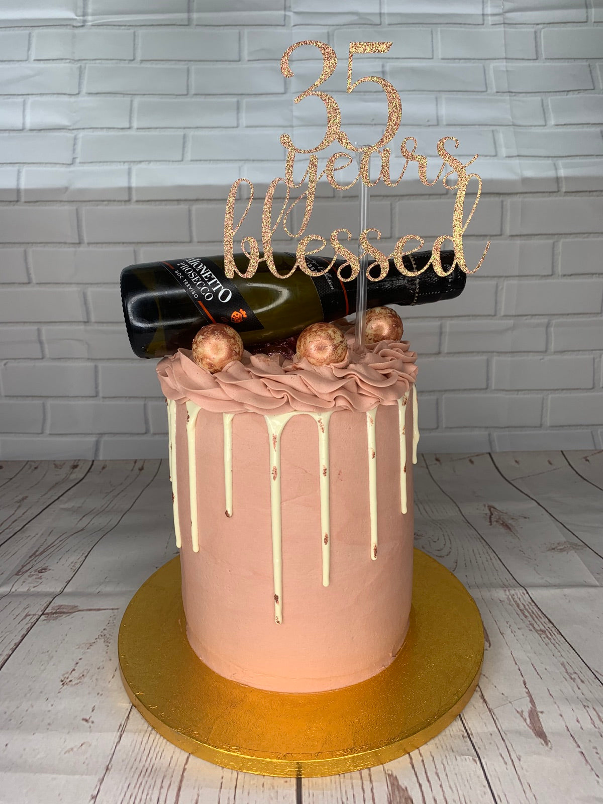 Birthday cake design from the Dimple Boy Cupcakes gallery