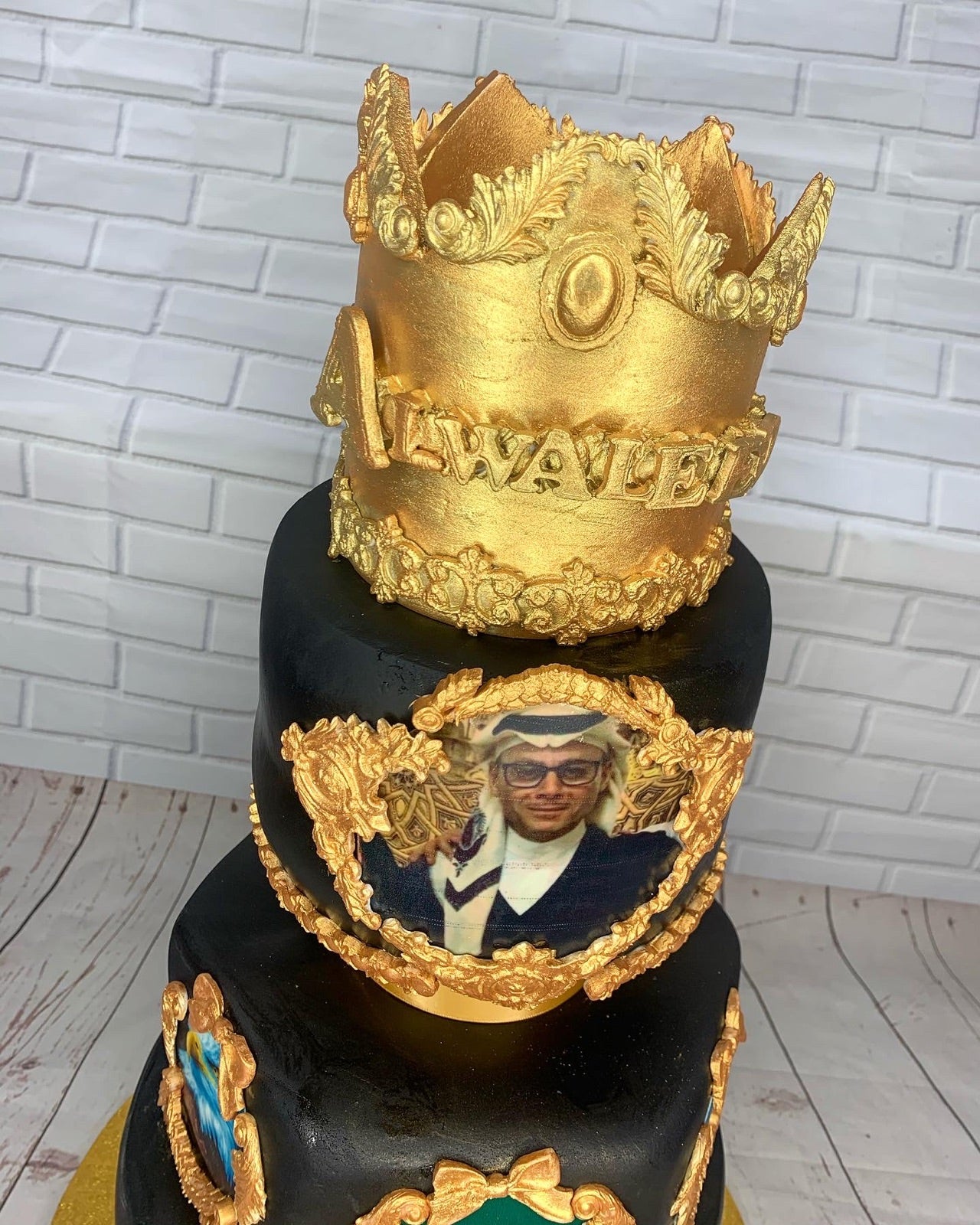 Handmade London cake design by Dimple Boy Cupcakes