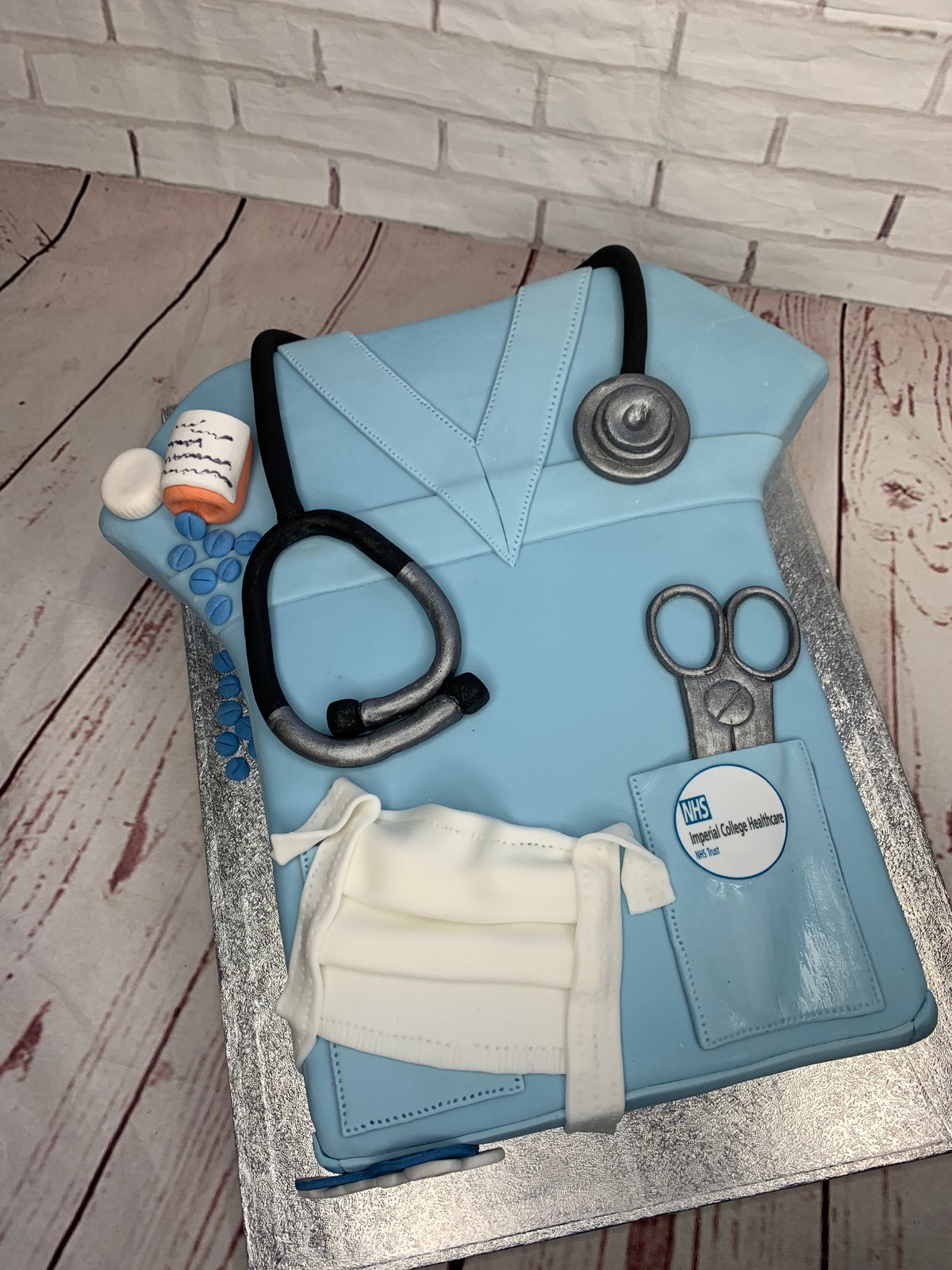 Sweet gift box and cupcake order inspiration