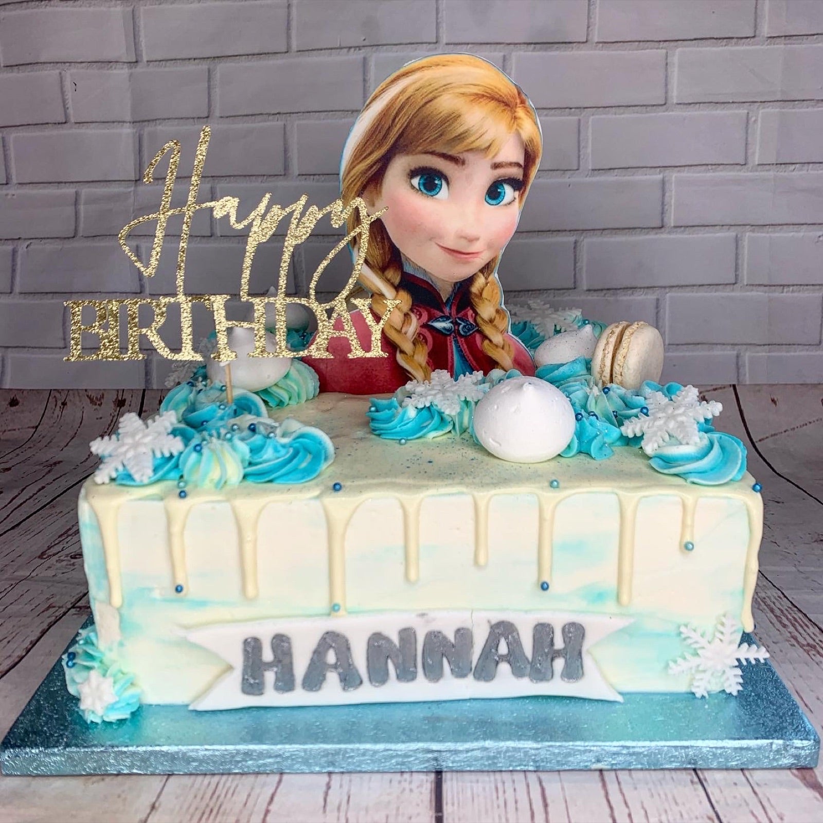 Handmade London cake design by Dimple Boy Cupcakes
