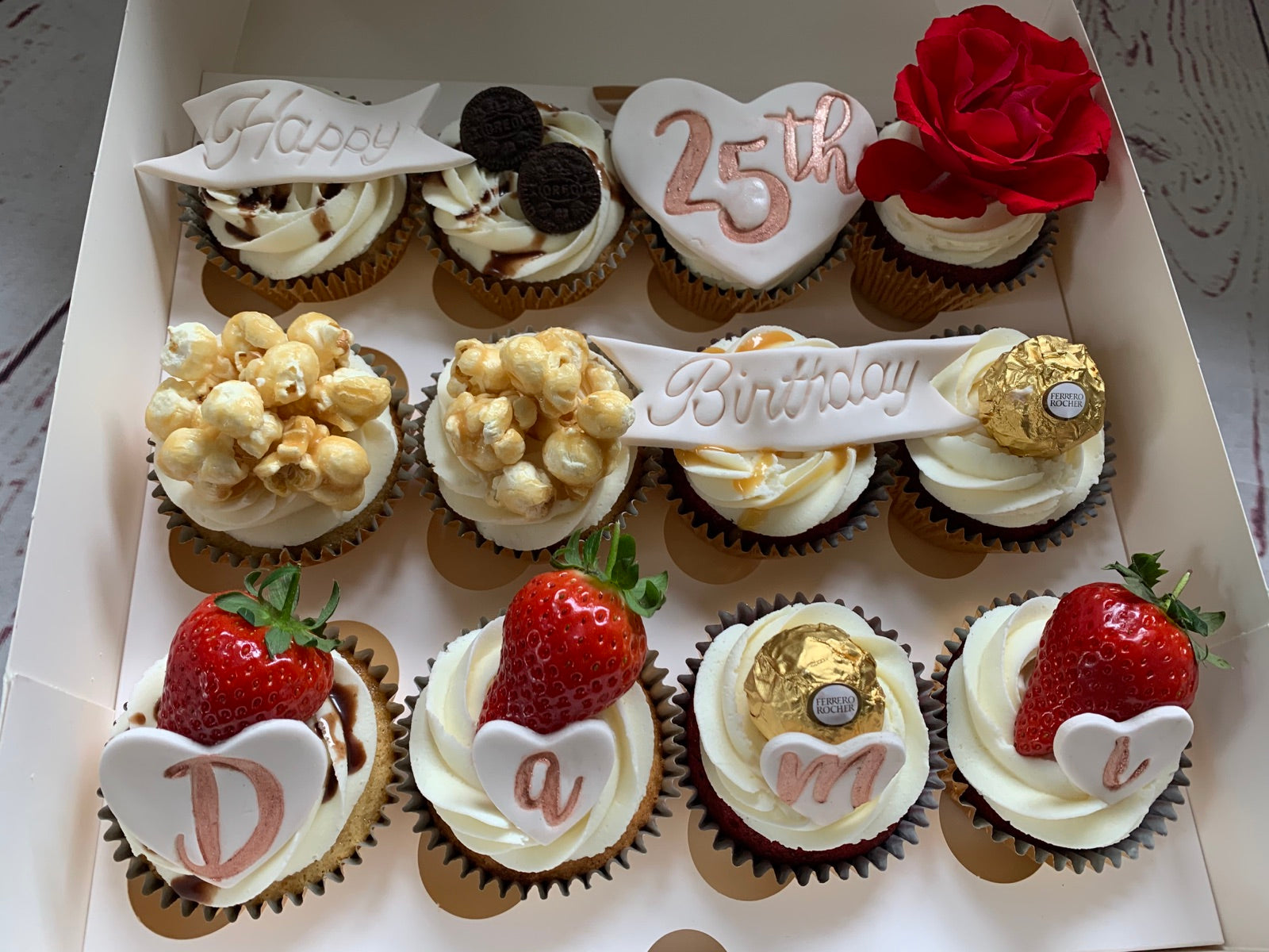 Sweet gift box and cupcake order inspiration