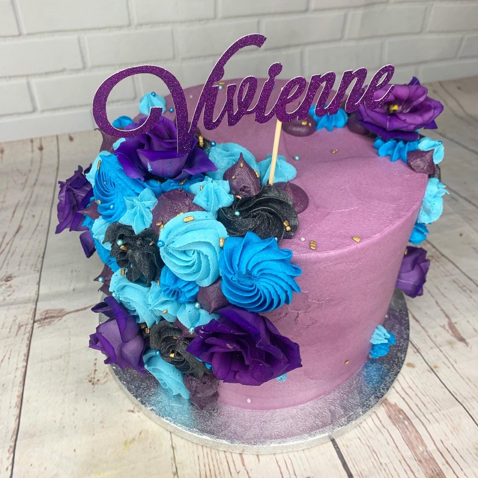 Sweet gift box and cupcake order inspiration