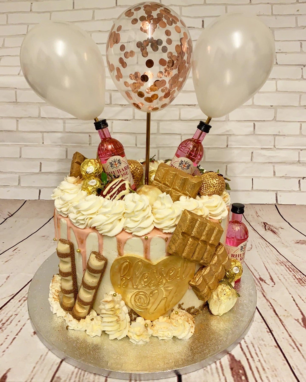 Bespoke cake and cupcake portfolio example