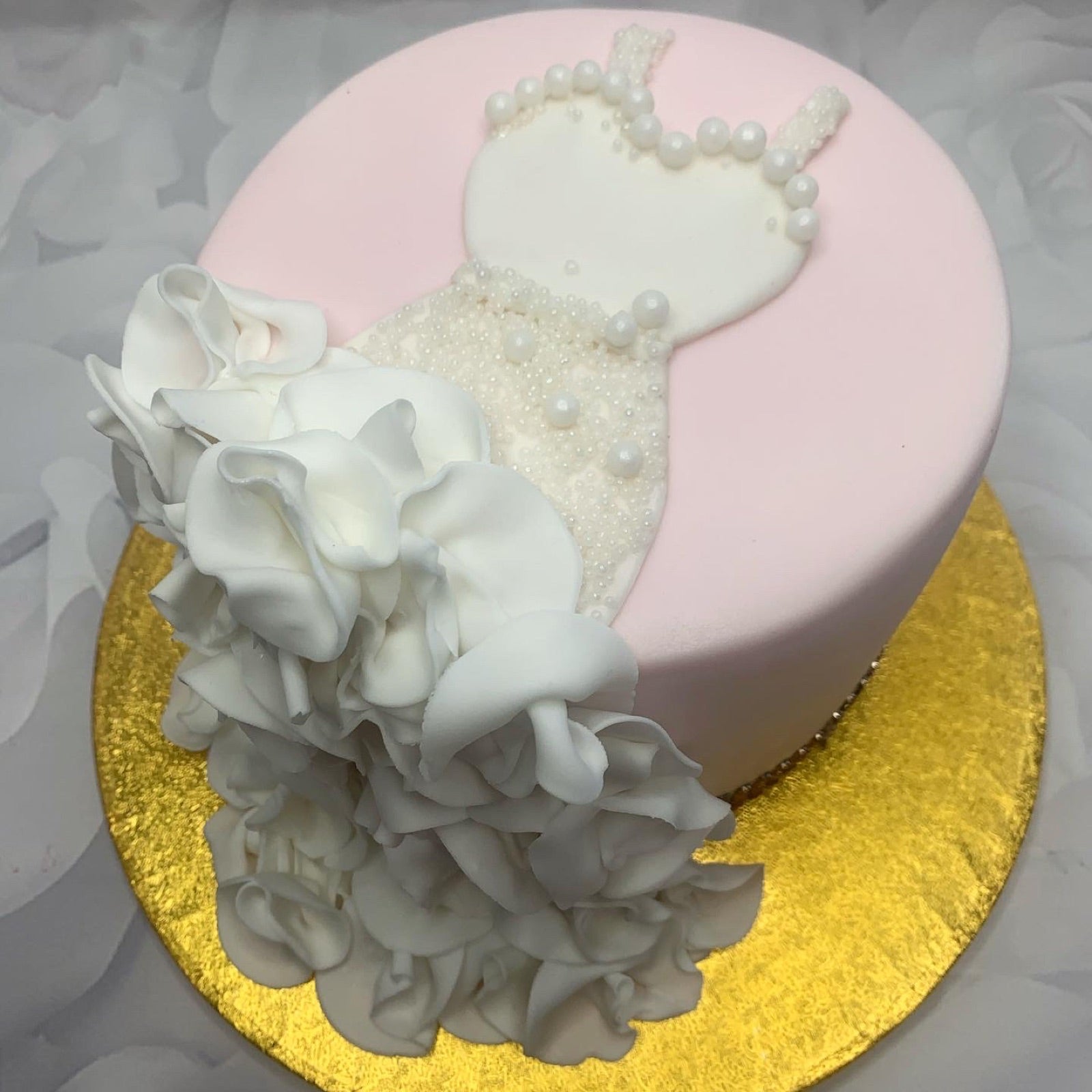 Bespoke cake and cupcake portfolio example