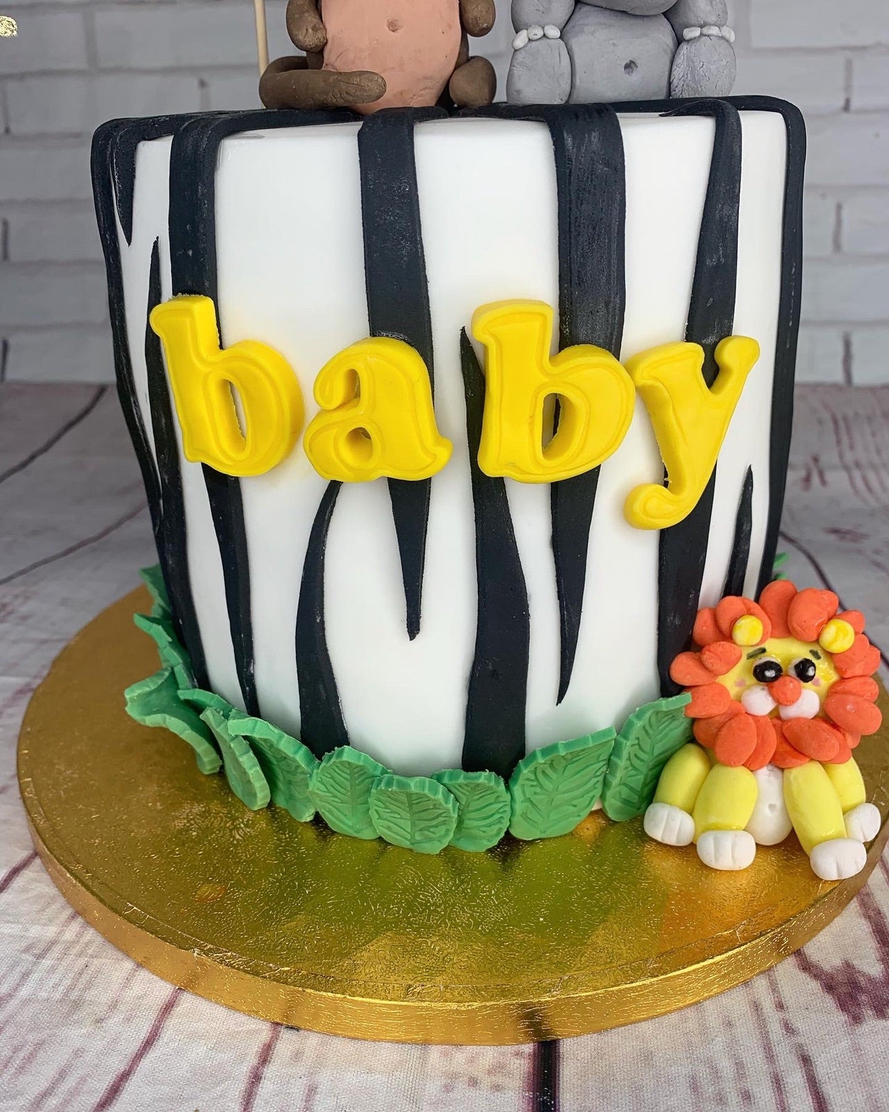 Decorated cupcake box by Dimple Boy Cupcakes