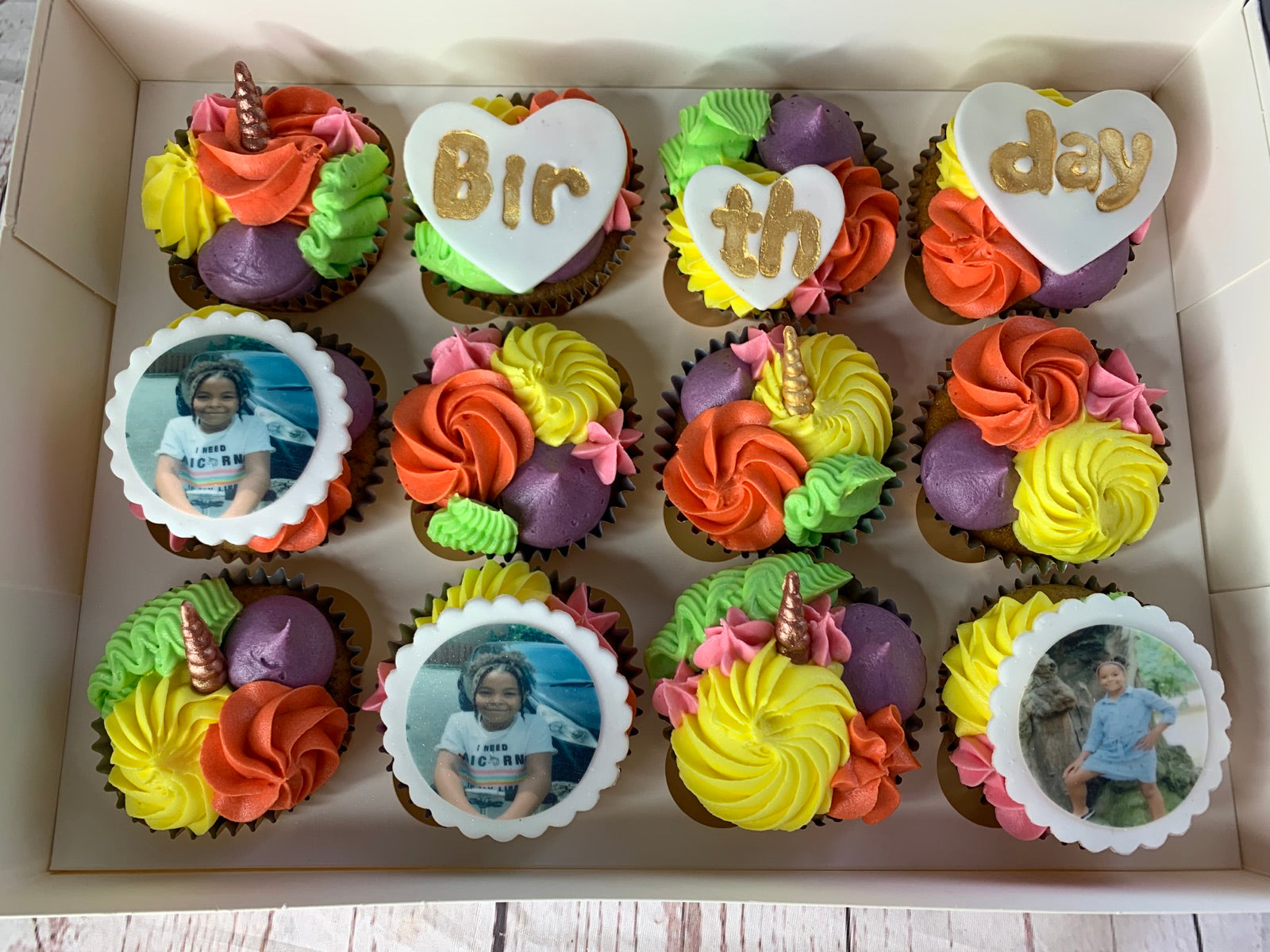 Sweet gift box and cupcake order inspiration