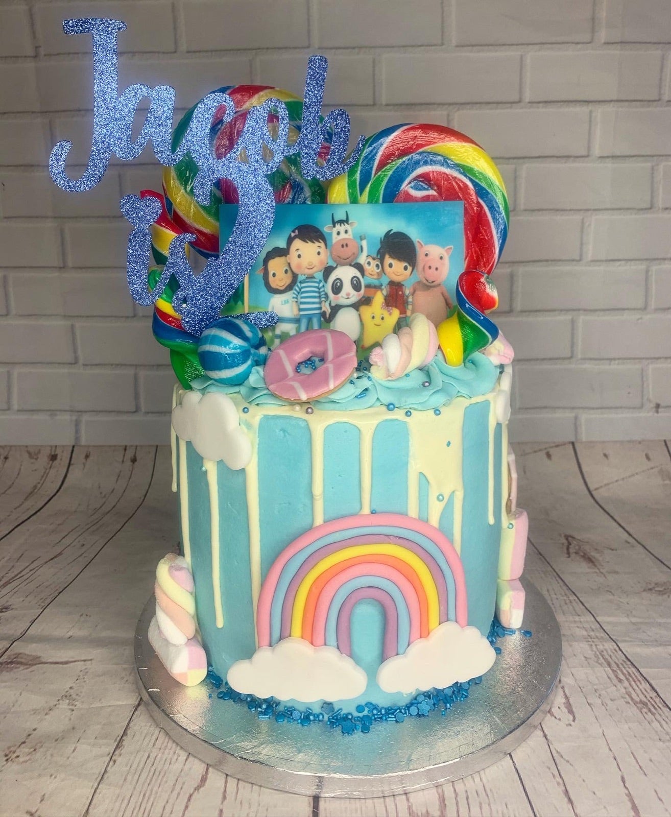 Handmade London cake design by Dimple Boy Cupcakes