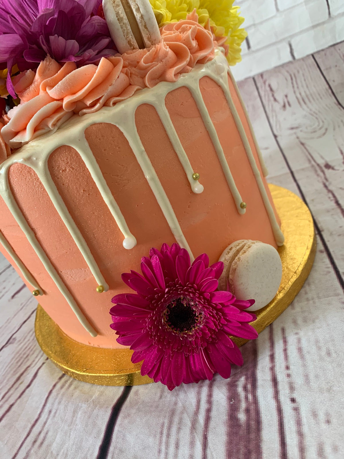 Sweet gift box and cupcake order inspiration
