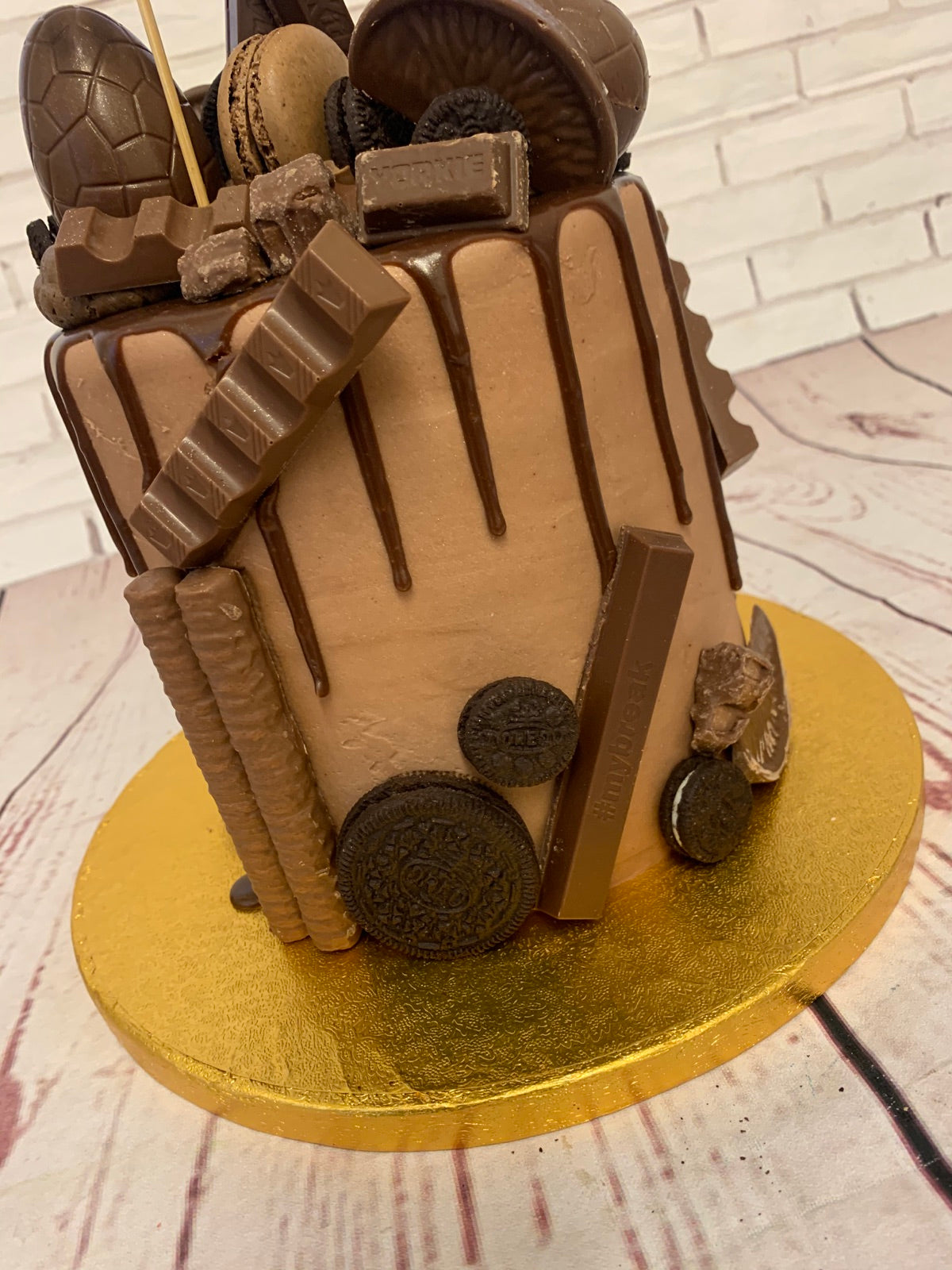 Handmade London cake design by Dimple Boy Cupcakes