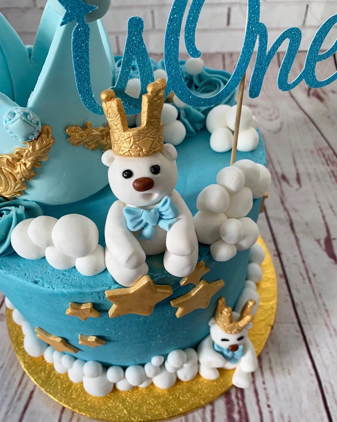 Birthday cake design from the Dimple Boy Cupcakes gallery
