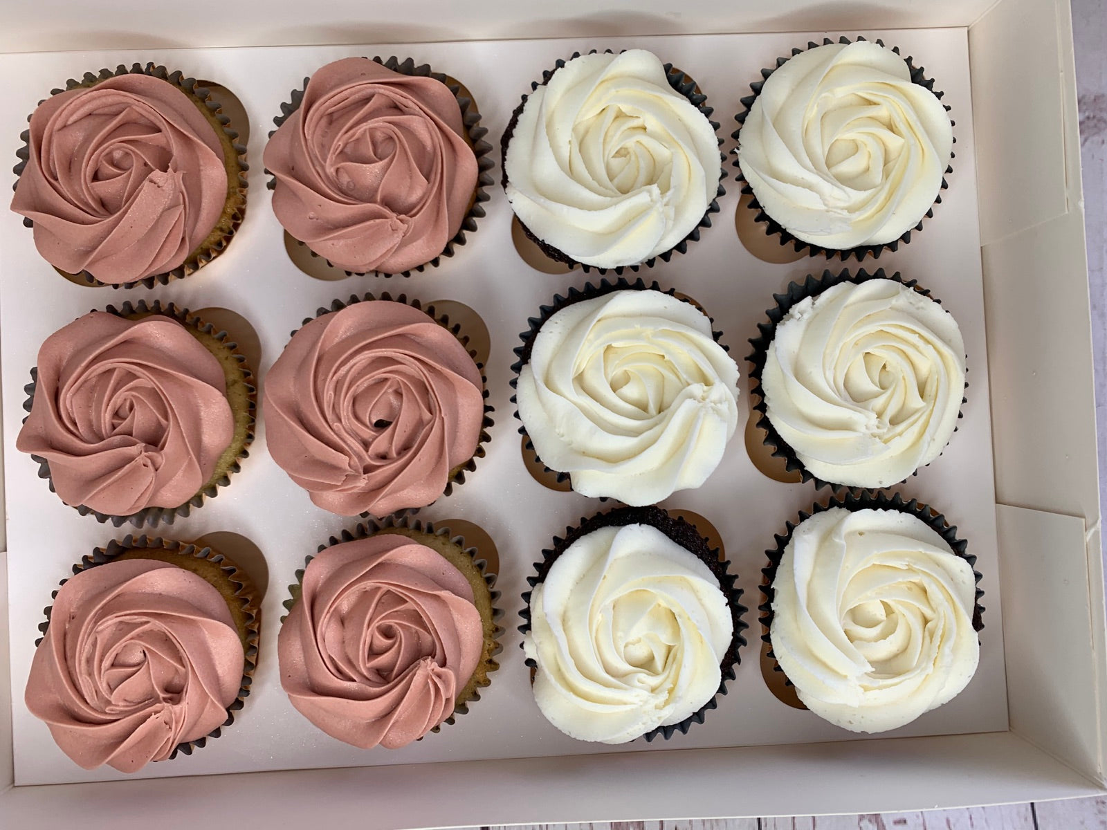 Rose-piped cupcake box