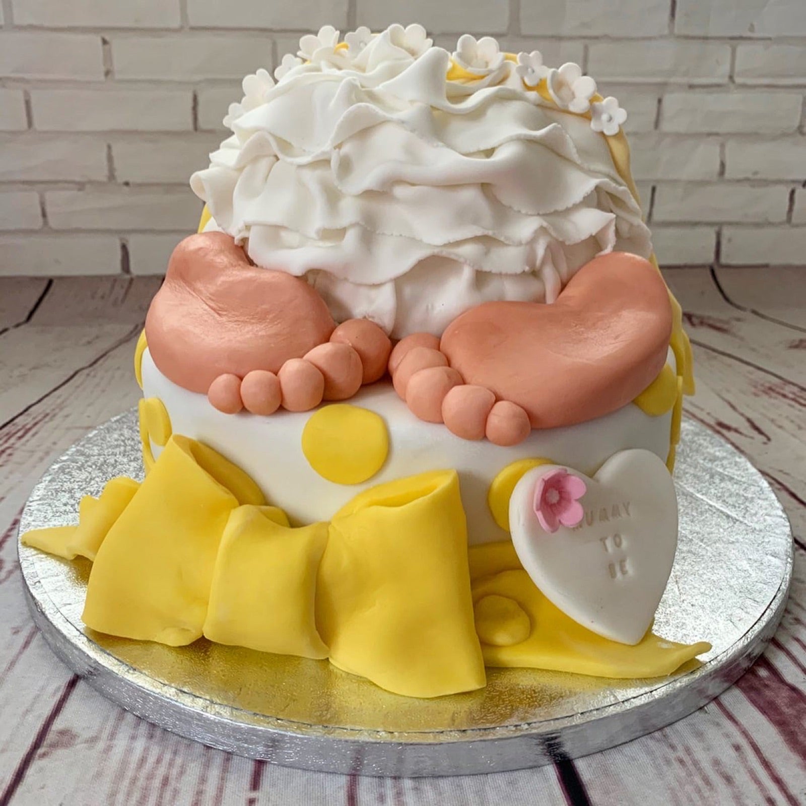 Sweet gift box and cupcake order inspiration
