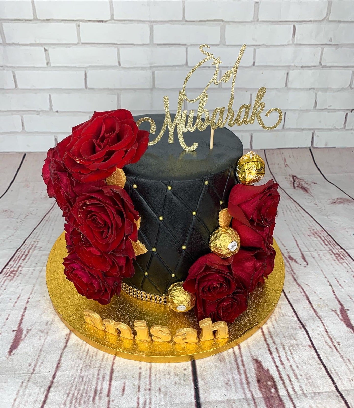 Bespoke cake and cupcake portfolio example