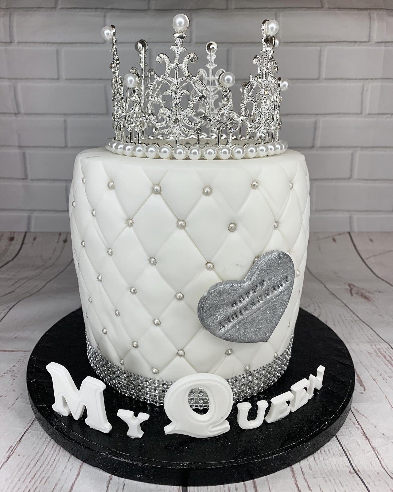 Decorated cupcake box by Dimple Boy Cupcakes