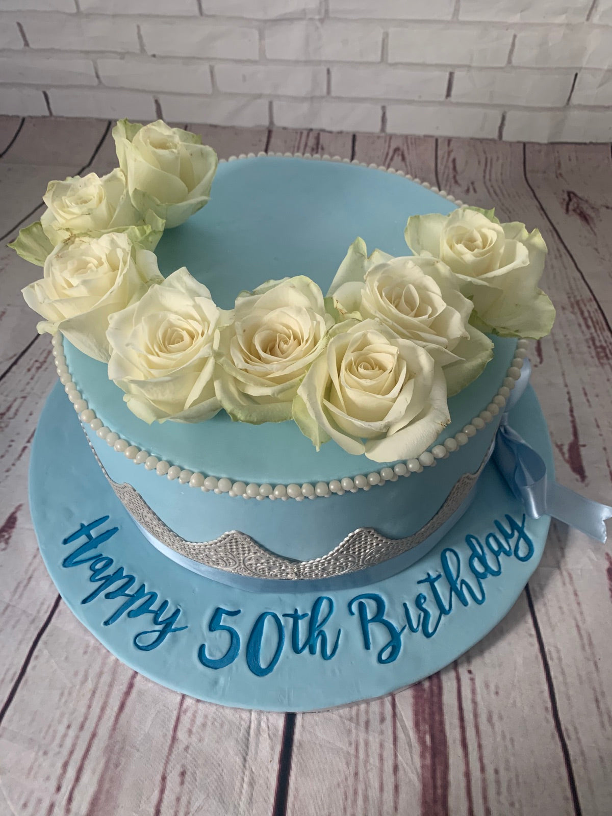 Sweet gift box and cupcake order inspiration
