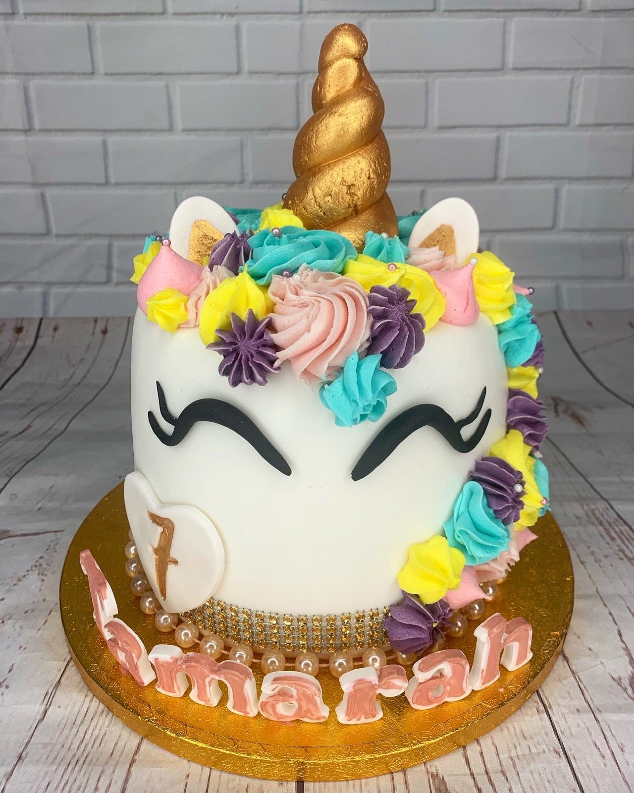 Decorated cupcake box by Dimple Boy Cupcakes