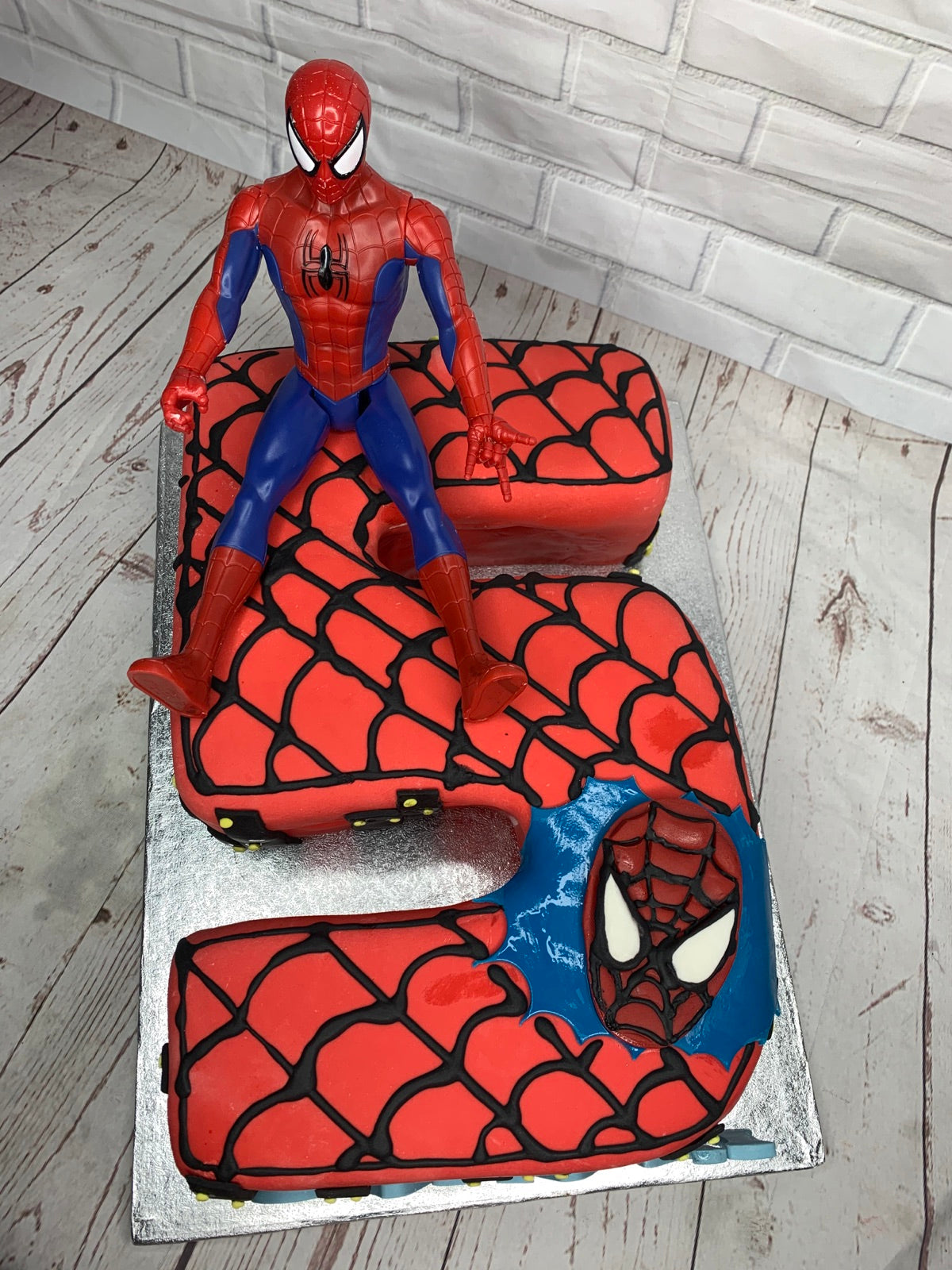 Bespoke cake and cupcake portfolio example