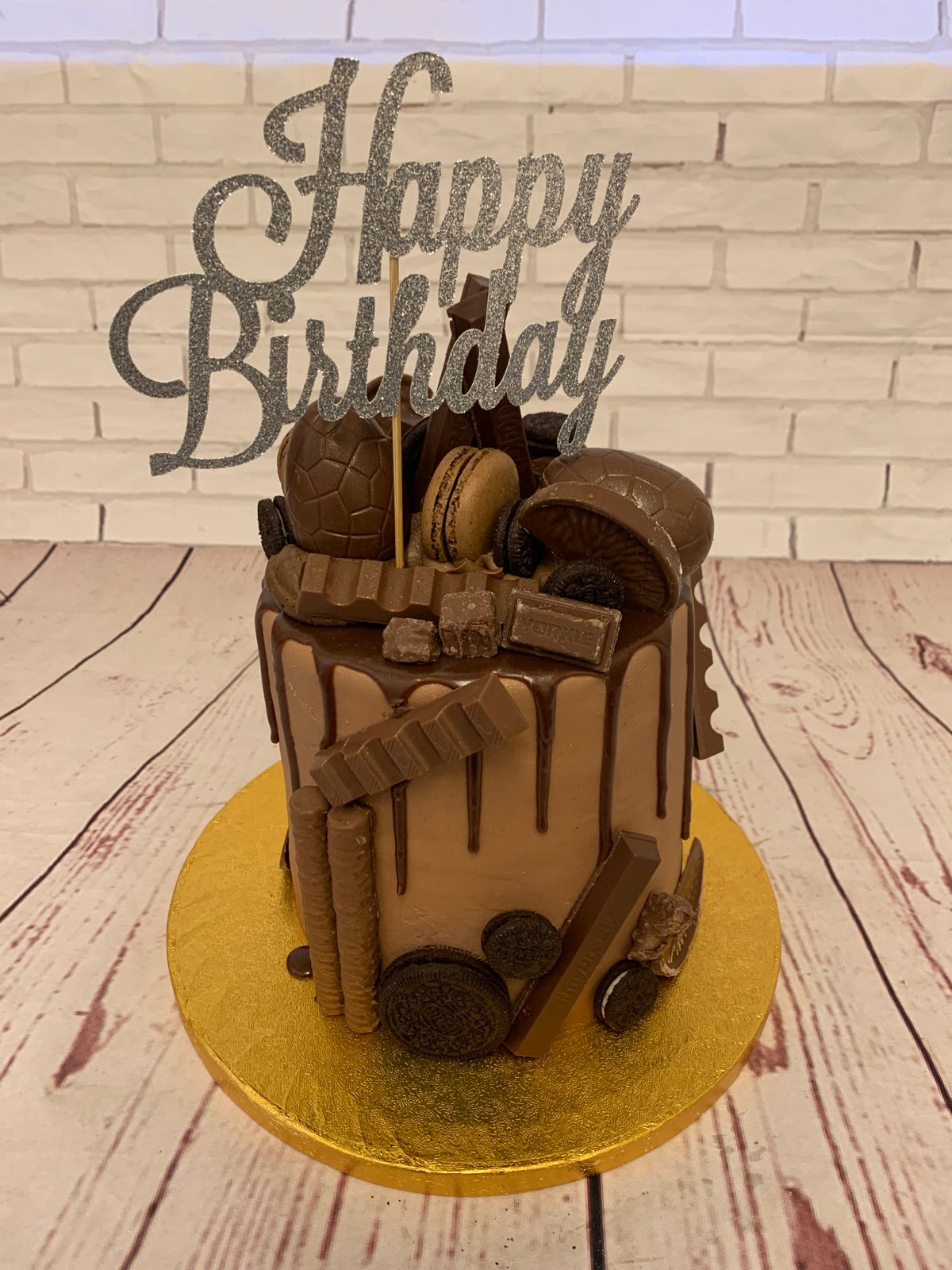 Sweet gift box and cupcake order inspiration