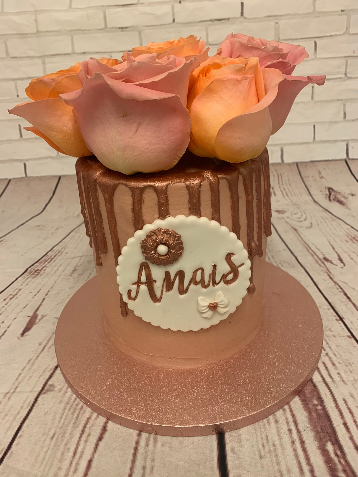 Sweet gift box and cupcake order inspiration