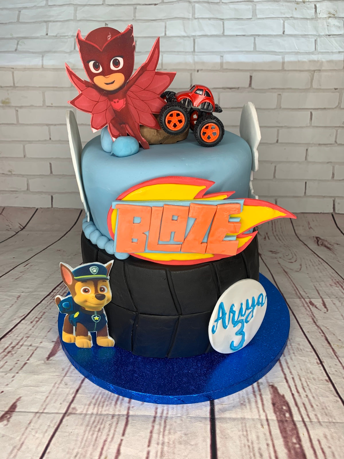 Birthday cake design from the Dimple Boy Cupcakes gallery