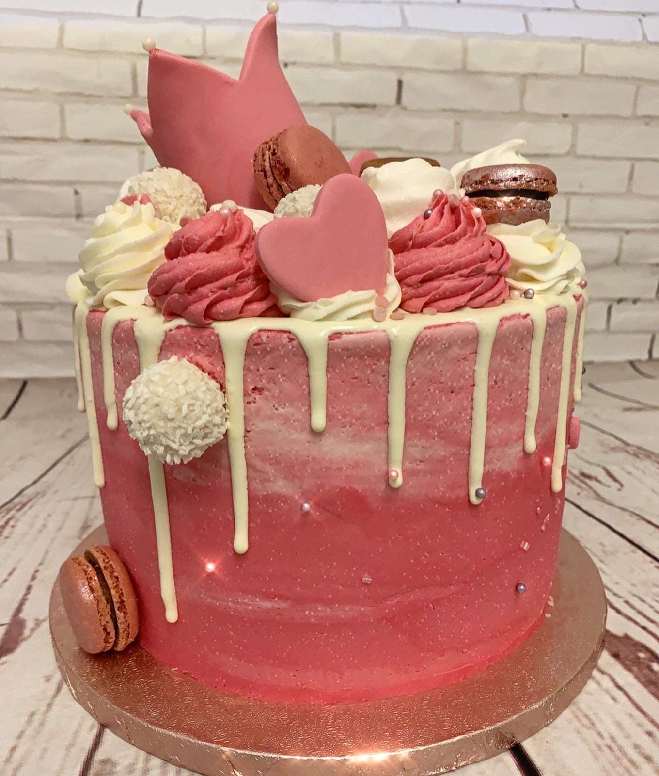 Bespoke cake and cupcake portfolio example