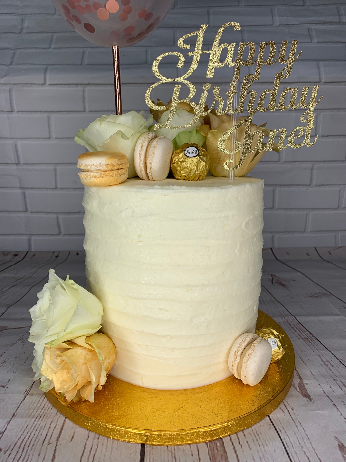 Sweet gift box and cupcake order inspiration