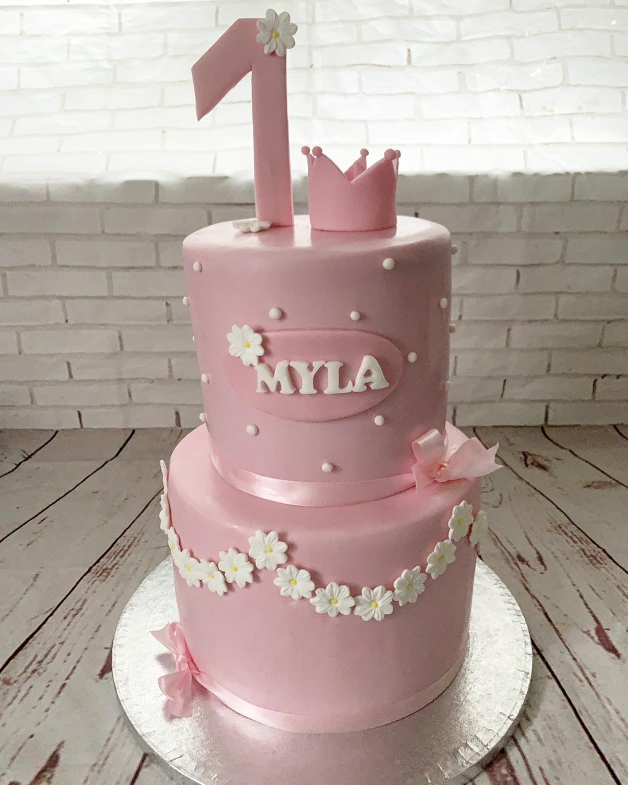 Bespoke cake and cupcake portfolio example
