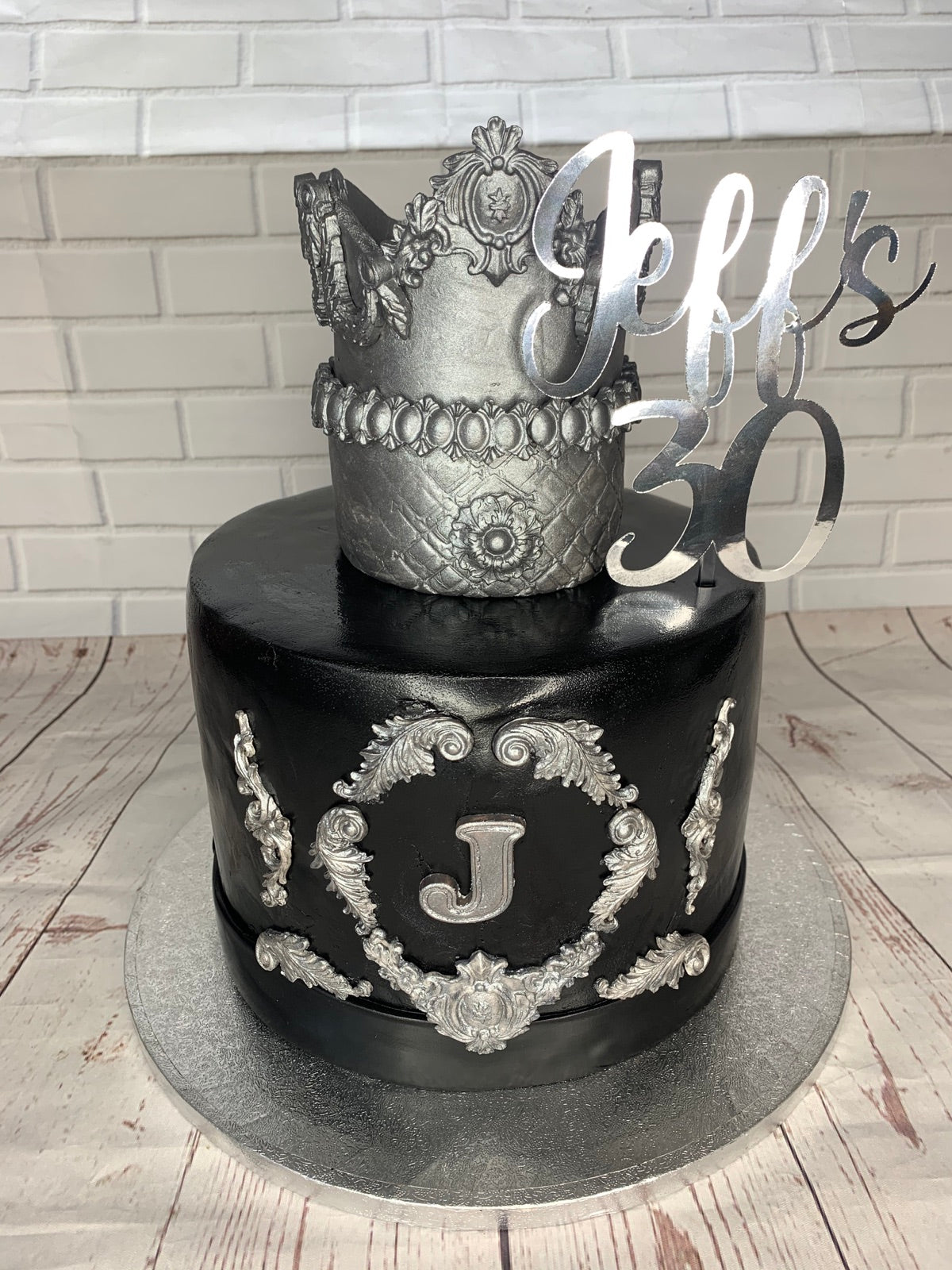Decorated cupcake box by Dimple Boy Cupcakes
