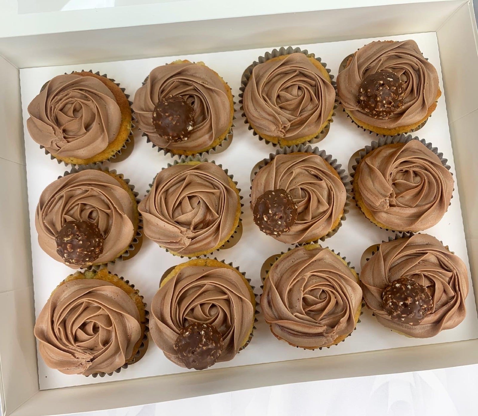 Bespoke cake and cupcake portfolio example