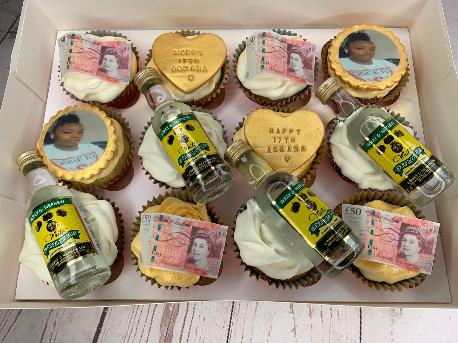 Sweet gift box and cupcake order inspiration