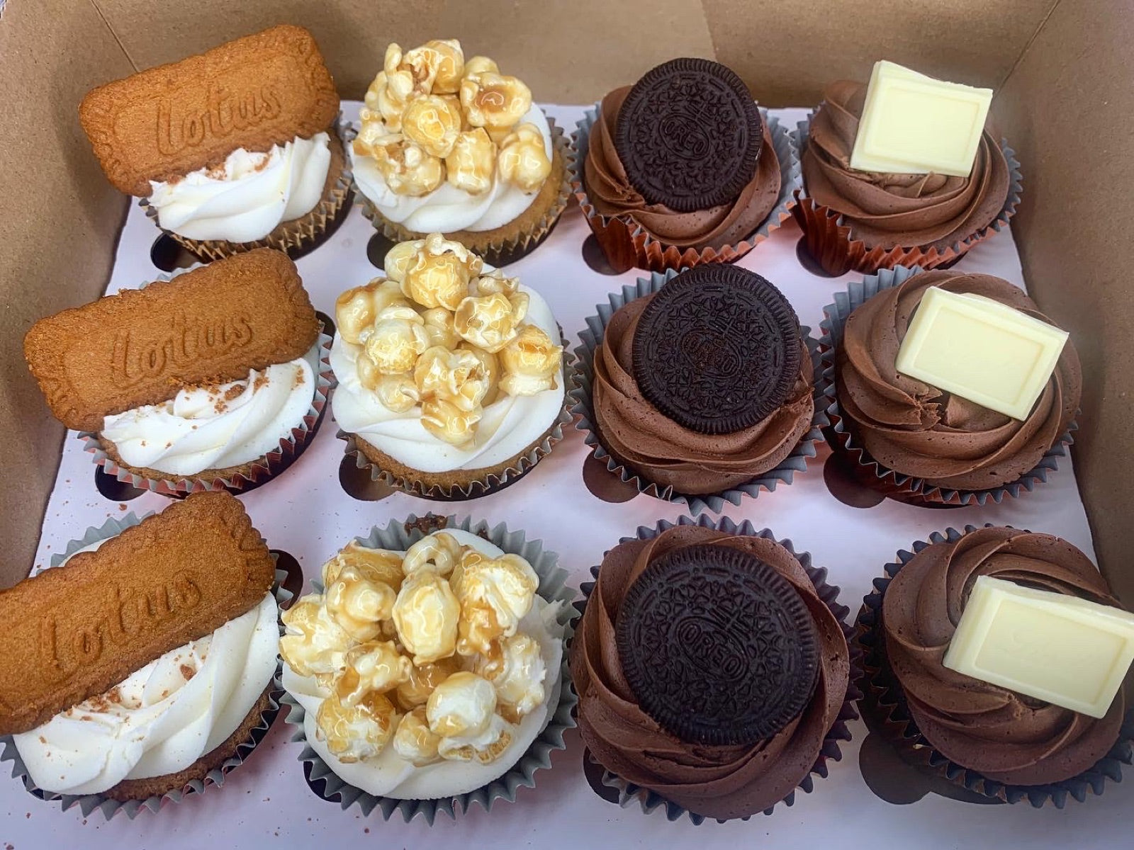 Assorted cake tasting cupcake box