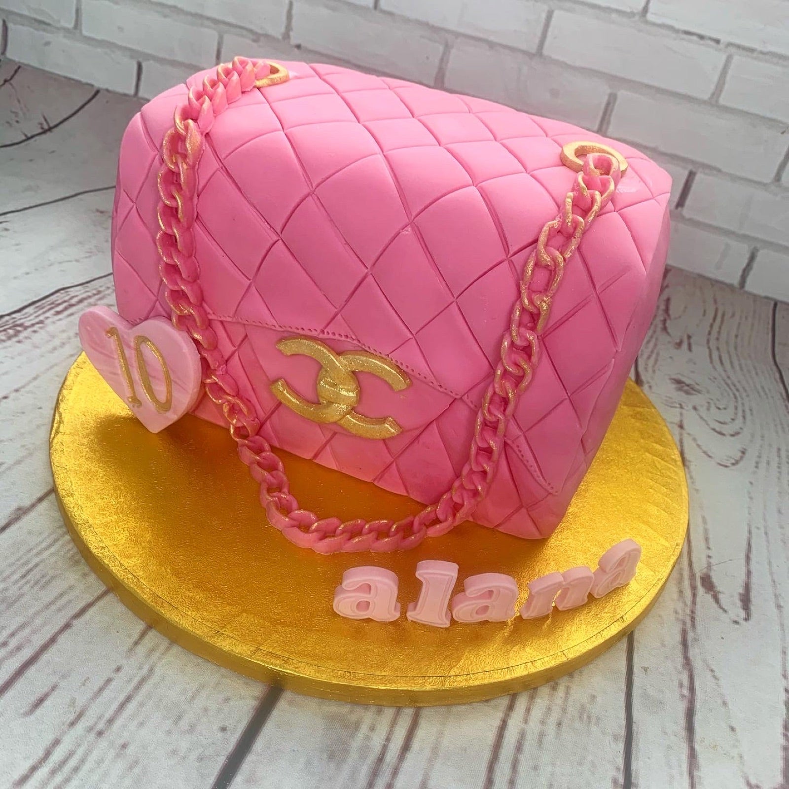 Sweet gift box and cupcake order inspiration