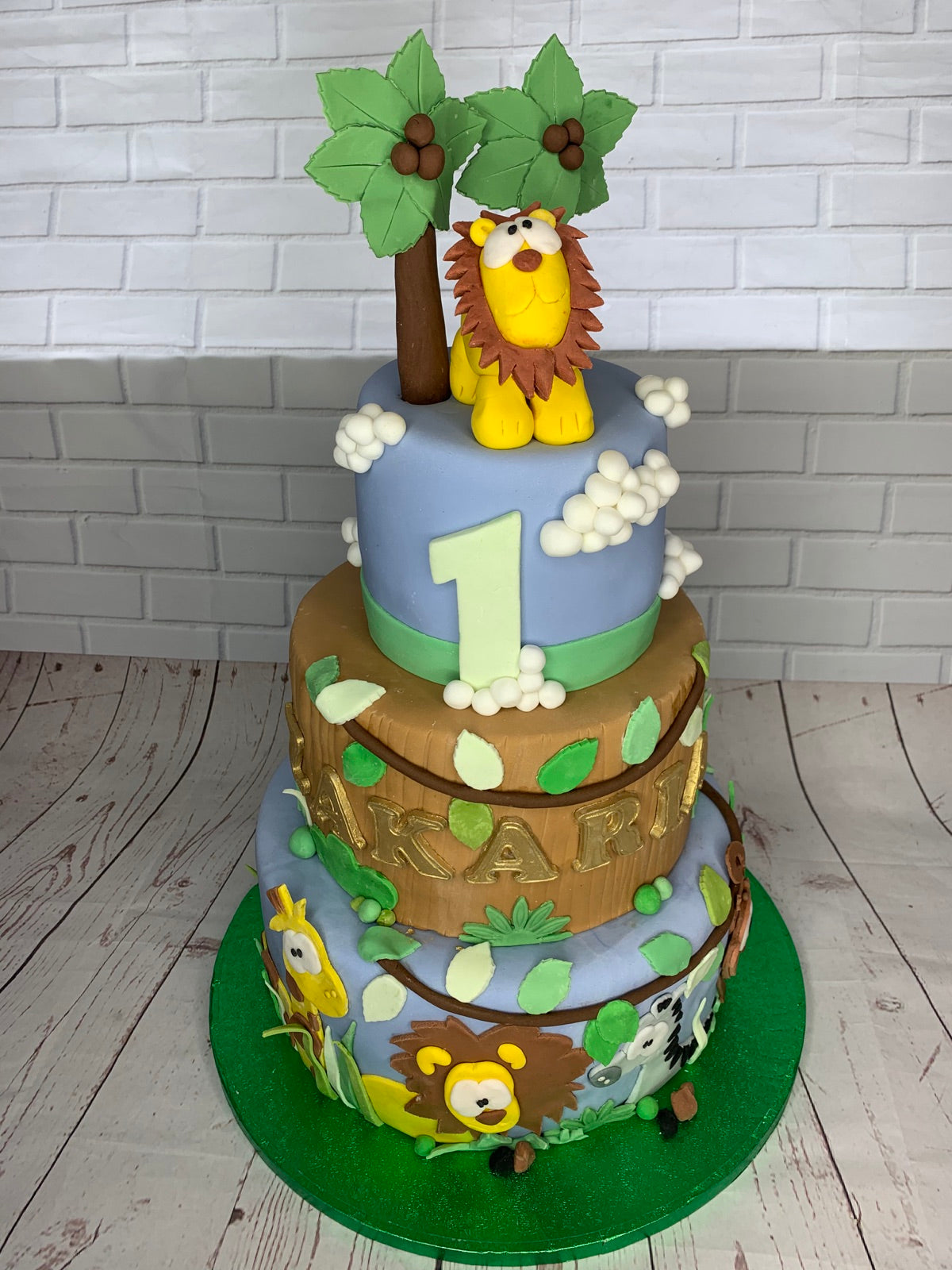 Decorated cupcake box by Dimple Boy Cupcakes
