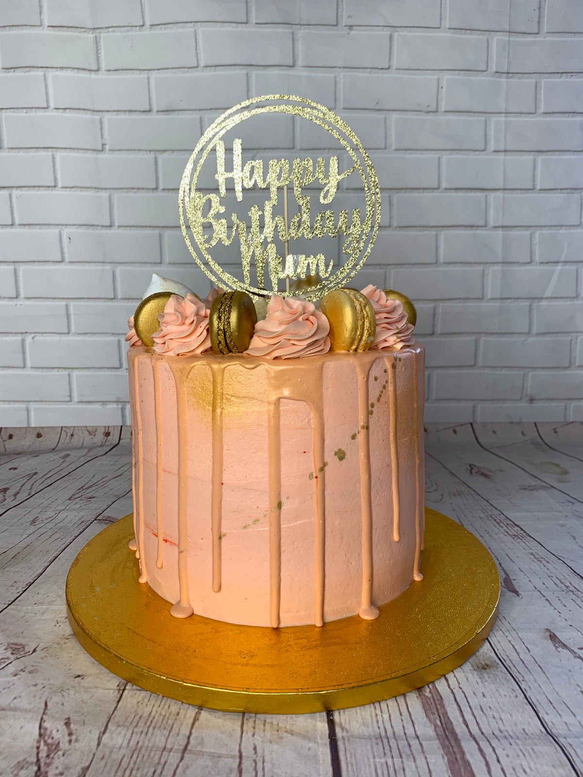 Sweet gift box and cupcake order inspiration