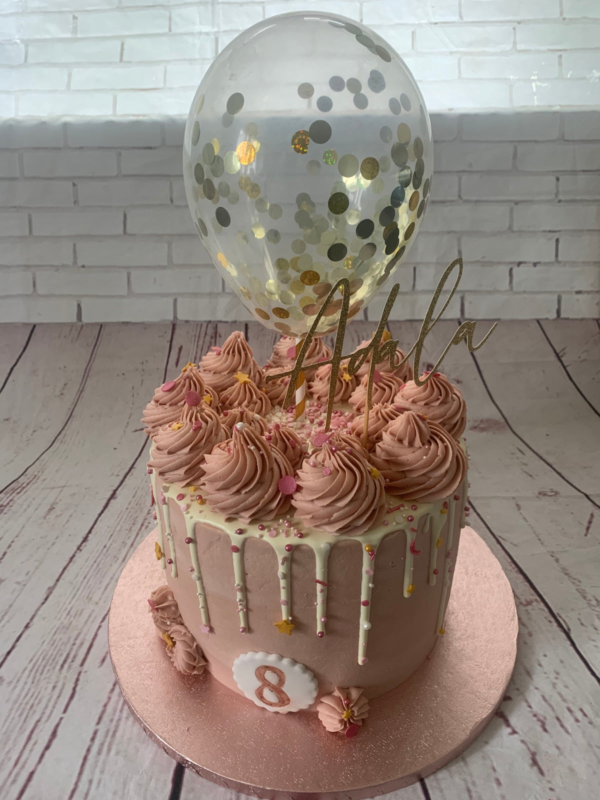 Decorated cupcake box by Dimple Boy Cupcakes