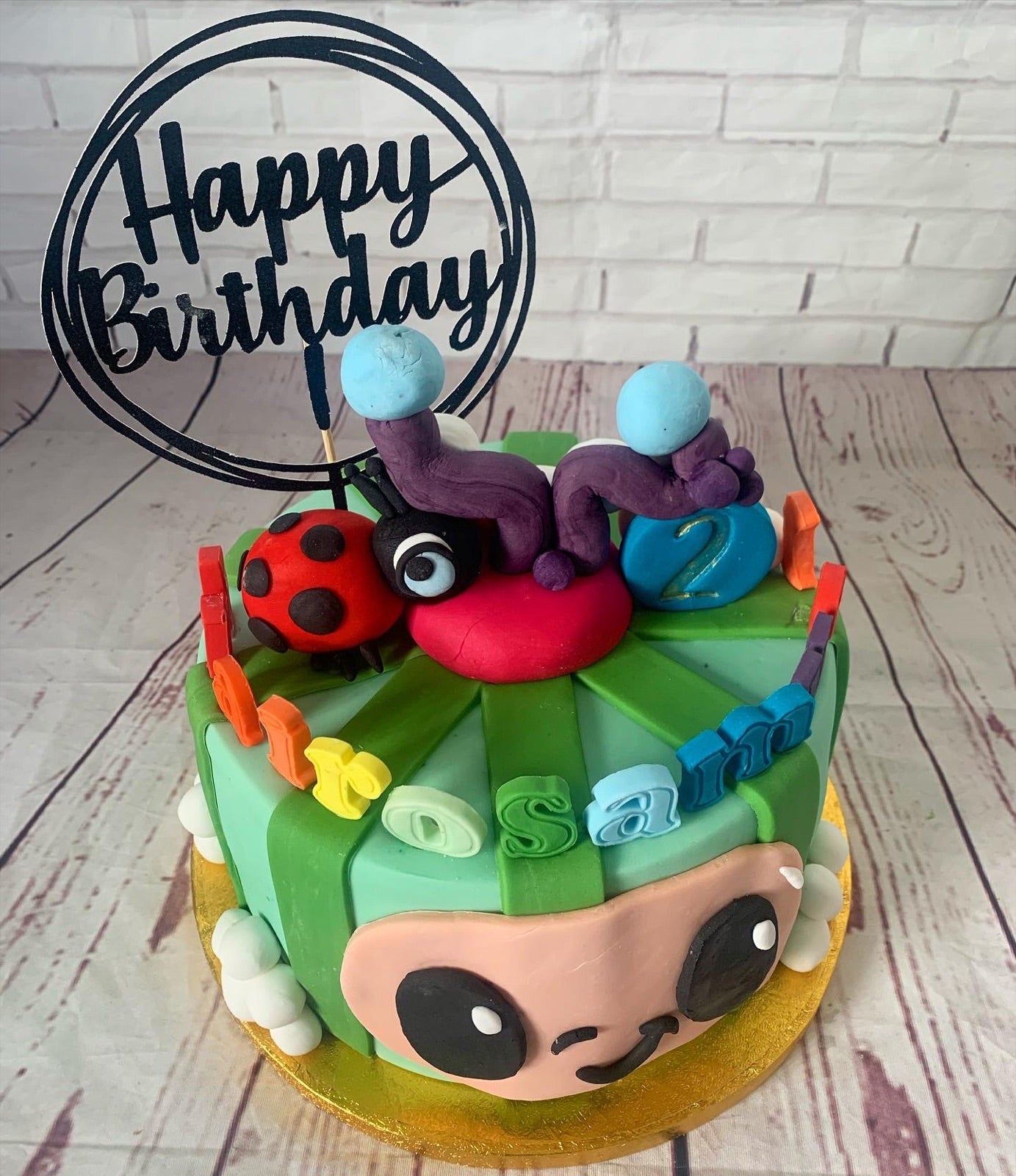 Bespoke cake and cupcake portfolio example