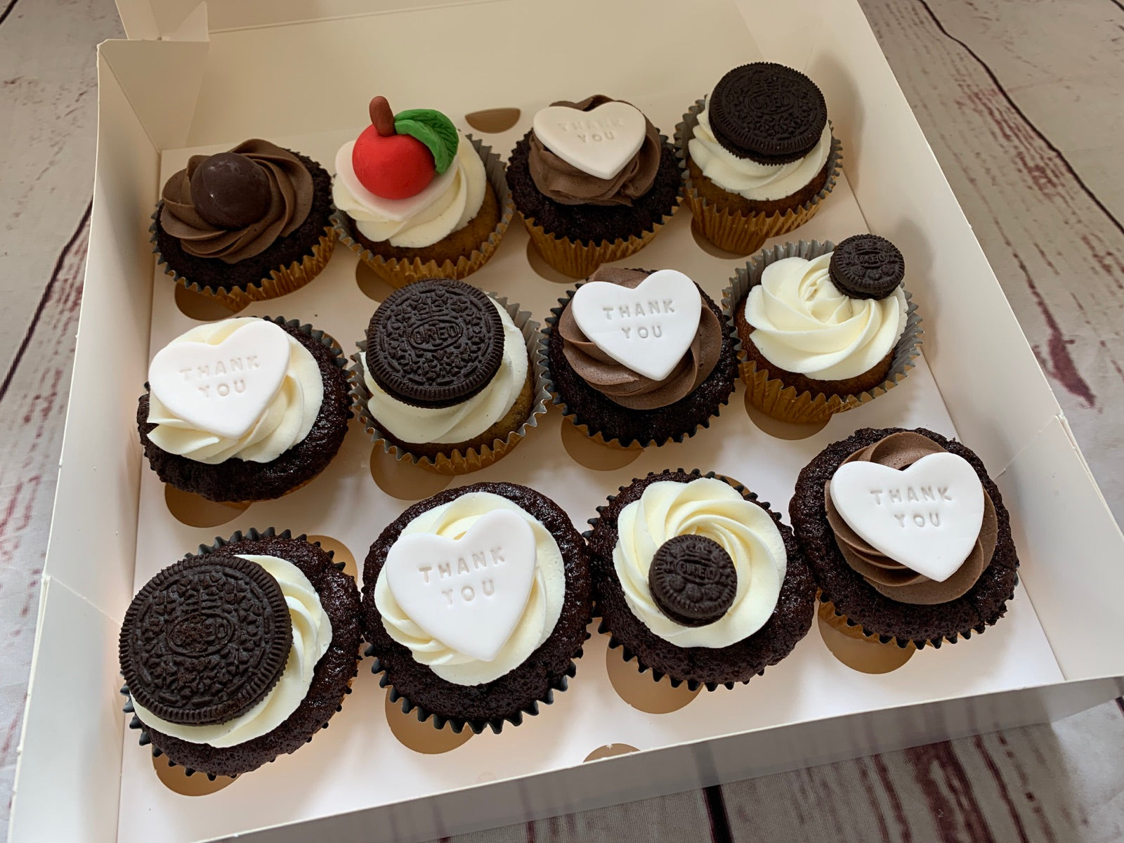 Bespoke cake and cupcake portfolio example