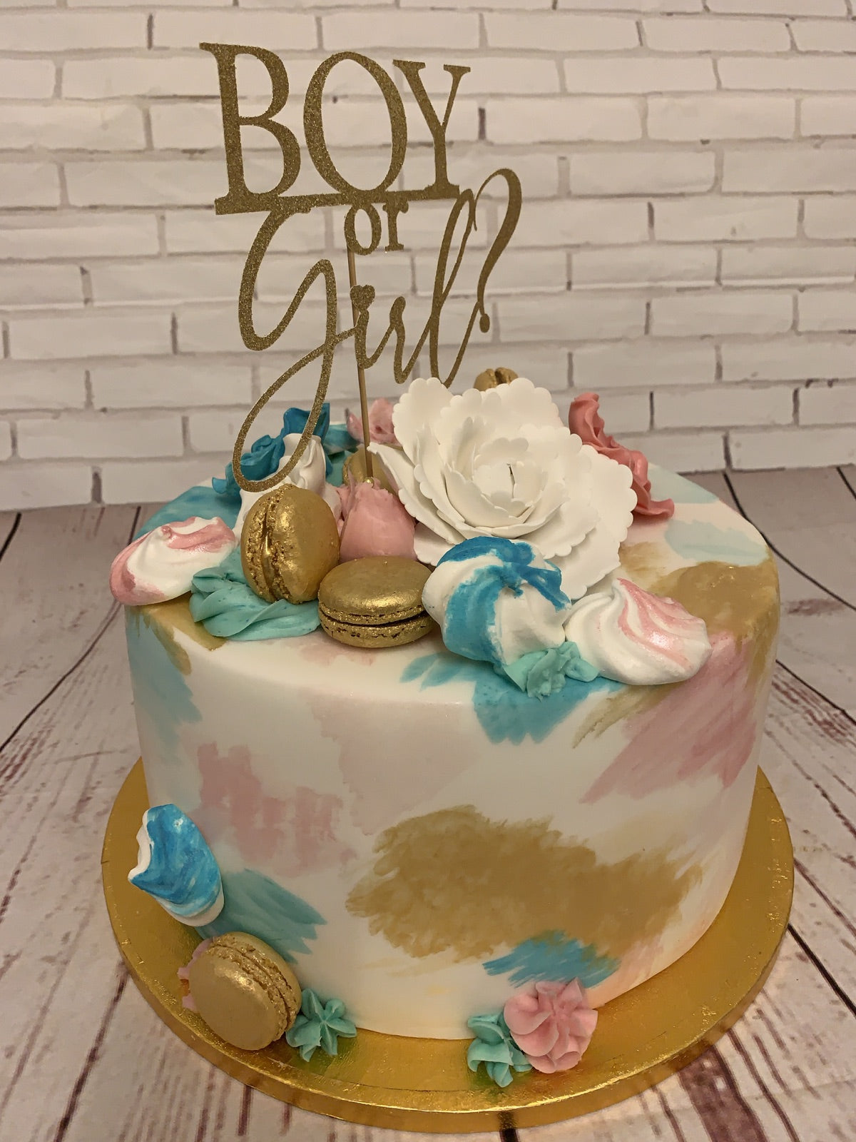 Sweet gift box and cupcake order inspiration