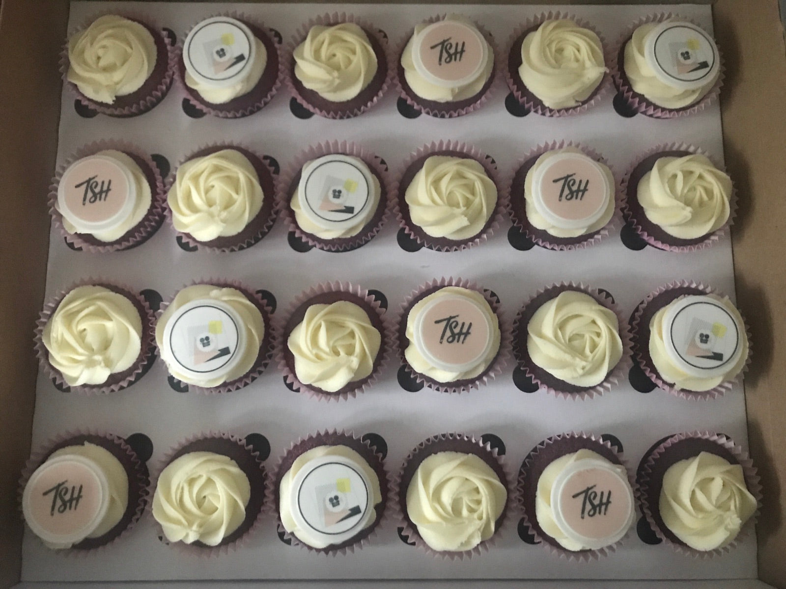 Decorated cupcake box by Dimple Boy Cupcakes