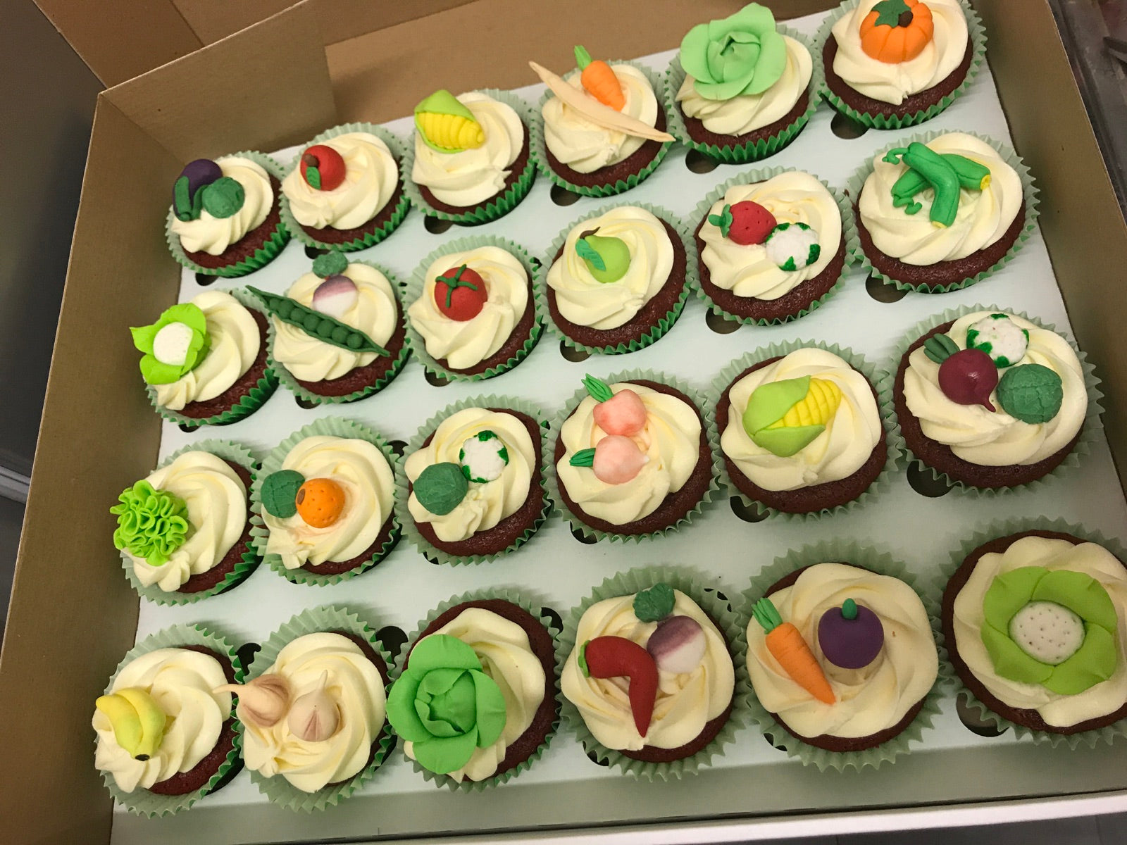 Bespoke cake and cupcake portfolio example