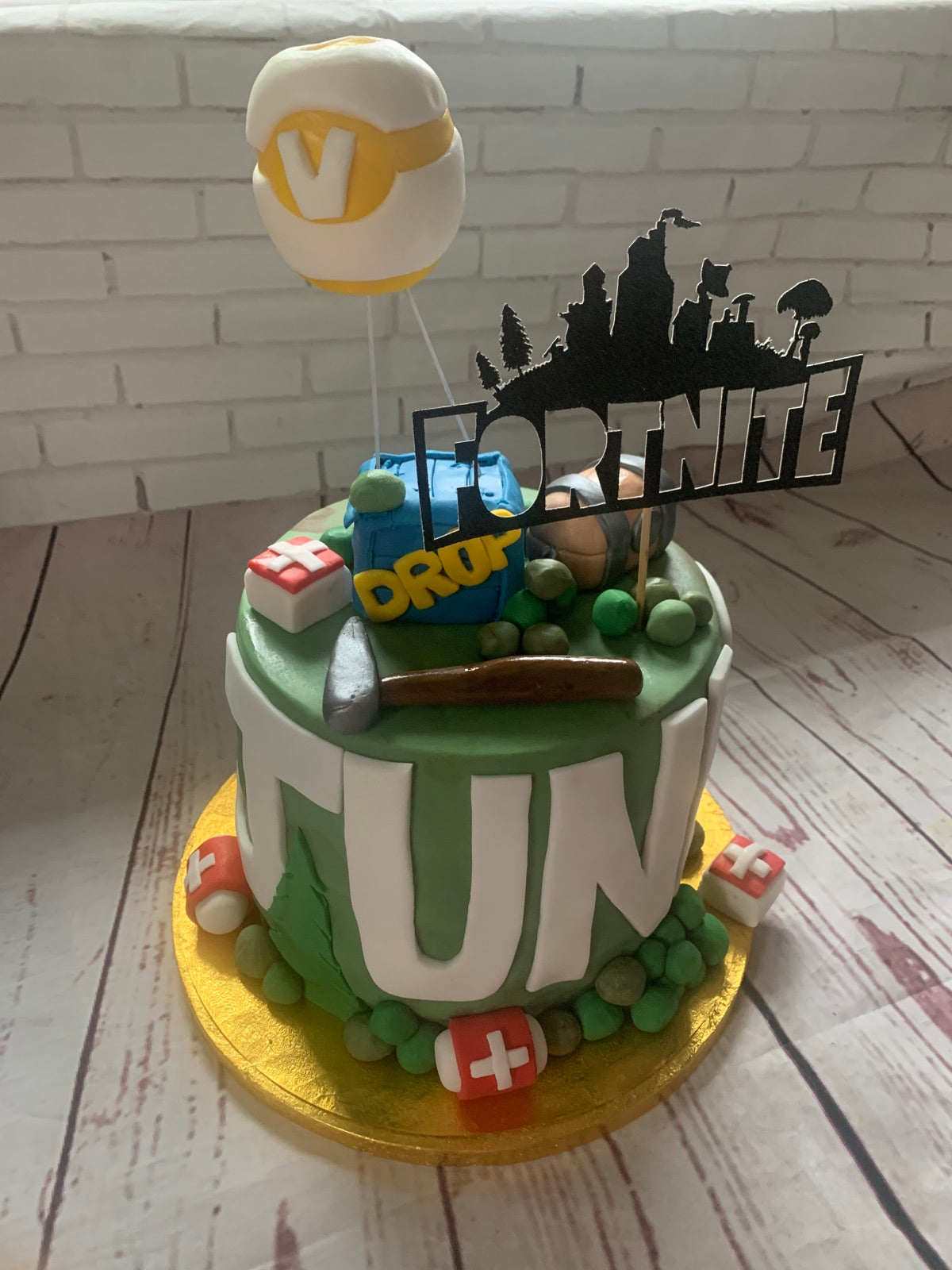 Handmade London cake design by Dimple Boy Cupcakes